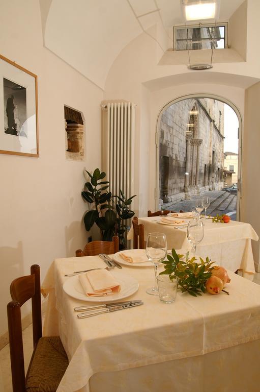La Locanda Di Gino Сулмона Екстериор снимка